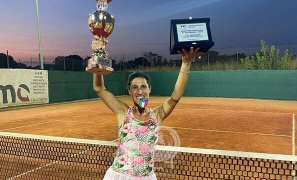 Rosamaria Gasparo, di Brolo,  vince il titolo siciliano tennis 2022 quarta categoria