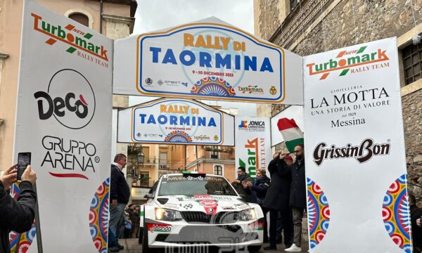 Partito il Rally di Taormina – Primo scrath sulla prova Casalvecchio-Scifì, che sarà ripetuta in notturna di Rizzo-Pittella